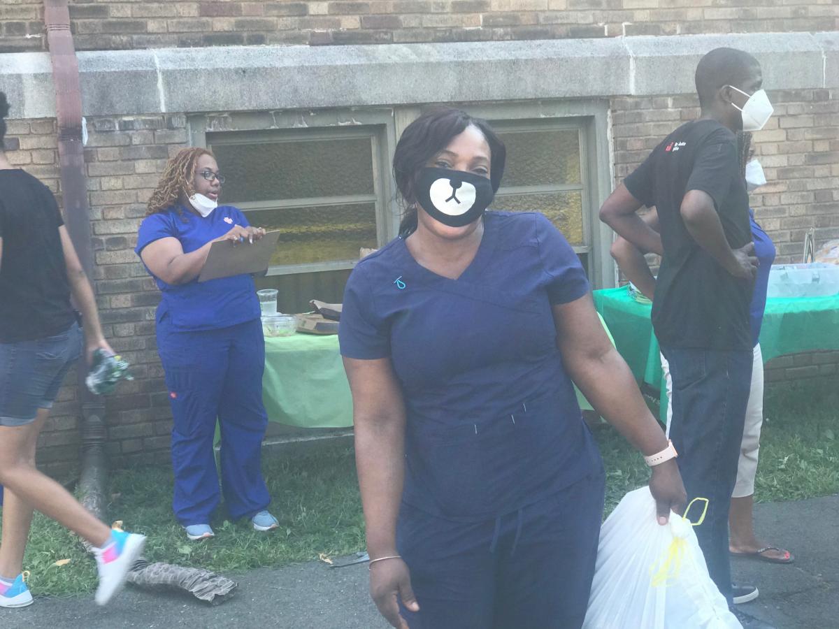 Member Shaundell Morgan volunteers at the Metropolitan church COVID-19 testing site.