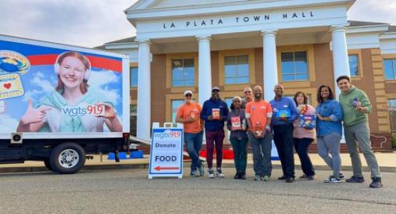 The WGTS team ready to collect food at the La Plata Town Hall. The WGTS team ready to collect food at the La Plata Town Hall.