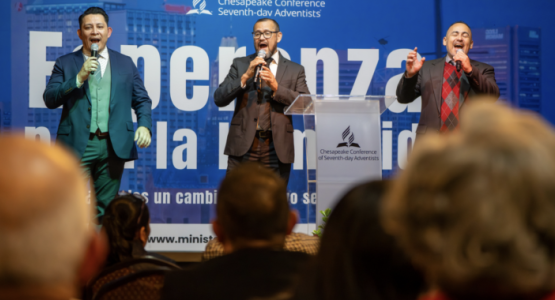 Musical trio Adoración sin Límites leads worship at a Spanish-speaking evangelistic meeting in Baltimore. Musical trio Adoración sin Límites leads worship at a Spanish-speaking evangelistic meeting in Baltimore.