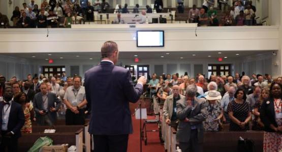 Ohio Conference president Bob Cundiff addresses constituents. Ohio Conference president Bob Cundiff addresses constituents.