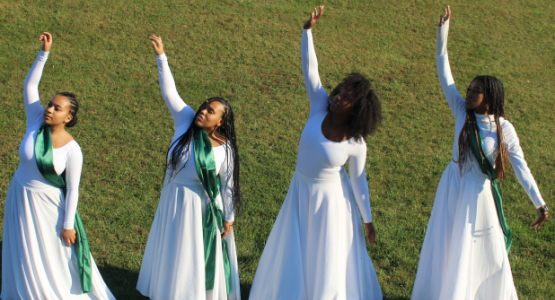 Ministry in Motion members Bria Bernard (’21), Camille Stepney (’21), Andrea Gibbons (’21) and Zipporah Leonce (’22) appear in an outdoor video.