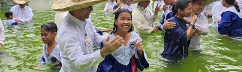 A team of pastors from the Pennsylvania Conference and the Philippines baptize more than 1,350 people as a result of the evangelistic series.