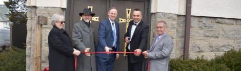 Recently Gary Gibbs, Pennsylvania Conference president, and Will Peterson, vice president for administration, joined Pastor Fernando Rocha and more than 90 people who gathered to celebrate the dedication of the group’s new facility in Scranton.