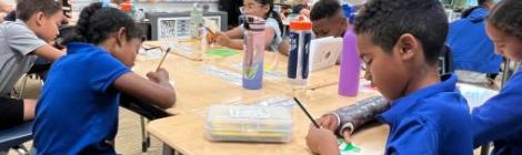 Cara Bussey’s fourth-grade class makes Sonshine cards.