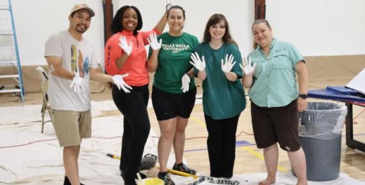 Volunteers from the Washington, DC. AYP volunteer at Mt. Aetna School